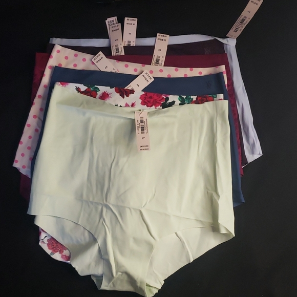 Victoria's Secret Women's Shorts - Floral, Polka Dot, and Solid Colors - Picture 1 of 3